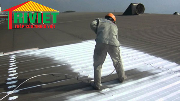 Cách sử dụng sơn chống nóng mái tôn đúng cách.