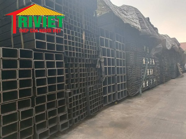 Kho thép hộp chữ nhật 40x100 tại Thép Trí Việt hân hạnh phục vụ quý khách.